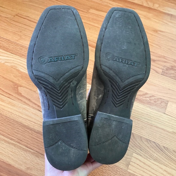 Men’s size 8D Ariat brown cowboy boots with decorative stitching - Picture 4 of 11